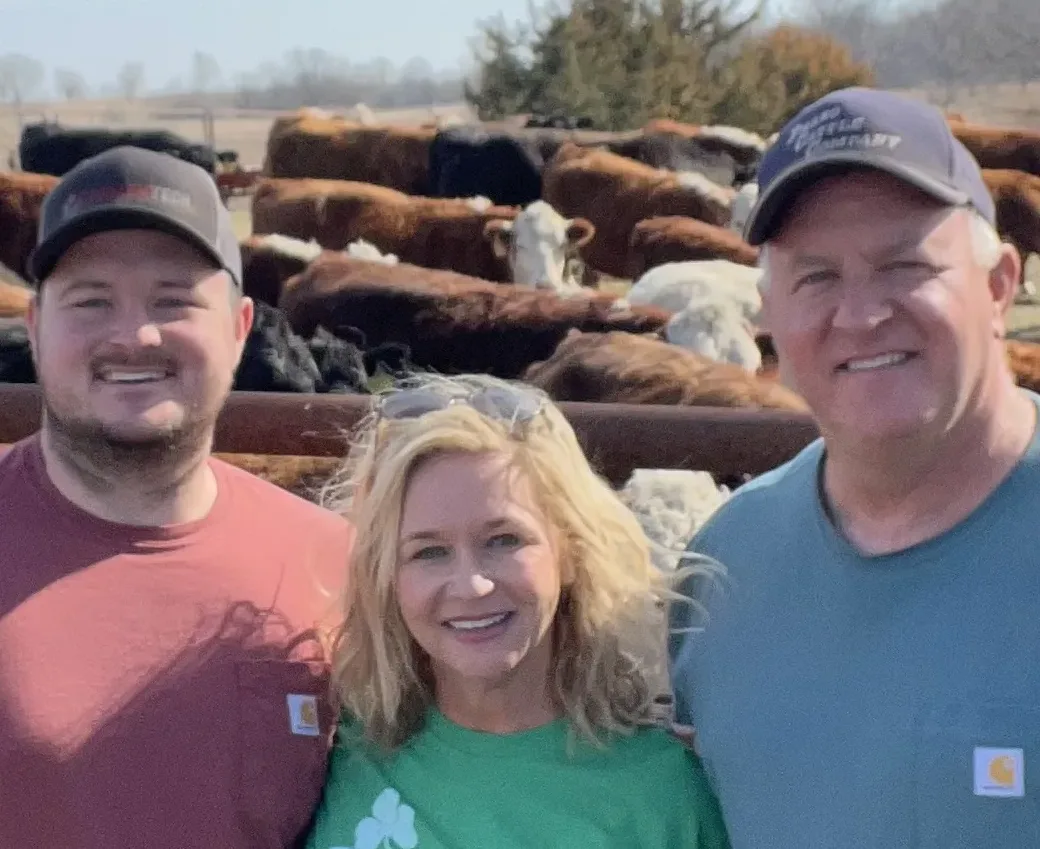 Reid, Mandy, & Kelly Thomas of 4-T Cattle Company